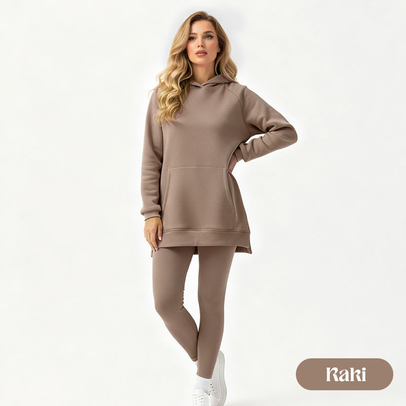 Ensemble élégant composé d'un sweat à capuche et d'un pantalon pour femmes