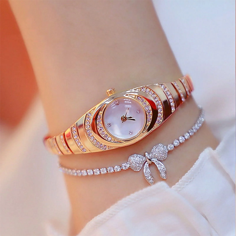 ⏳Offre spéciale limitée dans le temps : 50% de réduction💎Montre à bracelet en strass pour femmes⌚