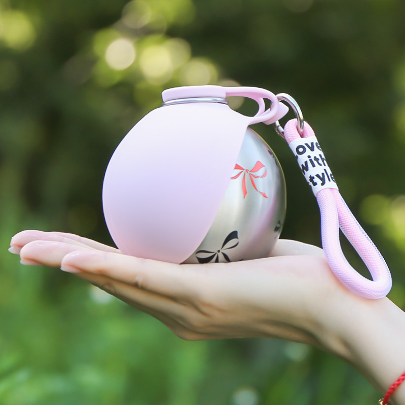 🐾 Bouteille d'eau pliable pour animaux – Portable, étanche et idéale pour les voyages ✨💧